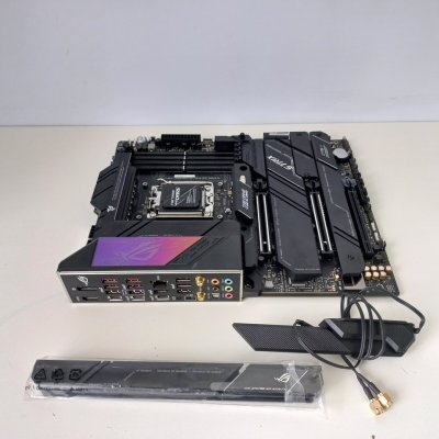 ASUS ROG STRIX X670E-E Gaming Wifi Socket AM5